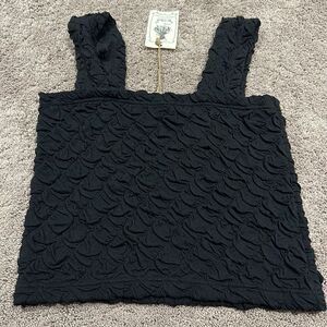 Lightly smocked crop top! NWT EASEL size Medium